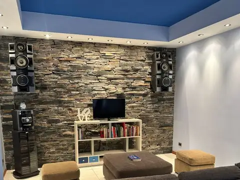 VENTA CASA 4 AMB. C/ COCHERA JARDIN PILETA Y SPA EN CASEROS