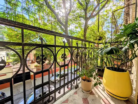 Depto Tipo Casa 5 ambientes con 2 baños