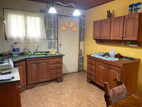 Casa en Venta con 3 cocheras