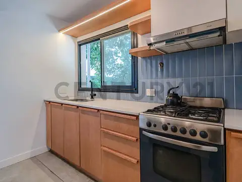 Juana Azurduy 2400, Piso 0