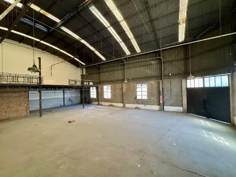 Galpon en Alquiler 20  mts Fondo
