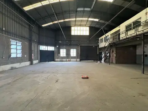 Galpón en Villa Granaderos de San Martín Industrias Dominante