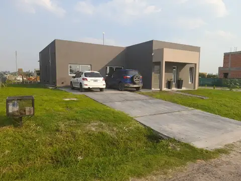 Venta Casa en Santo Domingo 3 Dormitorios Canning