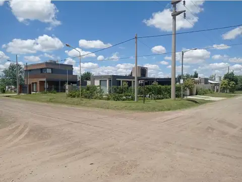 Casa 2 ambientes con 2 baños