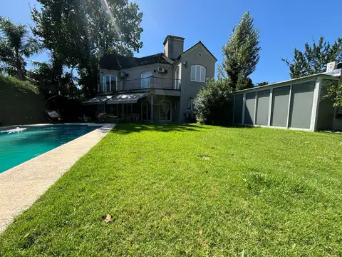 Casa 4 ambientes con 3 baños