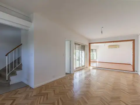 Casa 5 ambientes con 2 baños