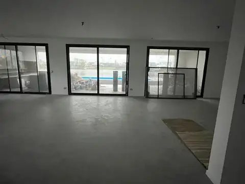 Casa 4 ambientes con 3 baños