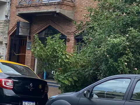 Alquilo en Villa Devoto PH 3 amb al frente .