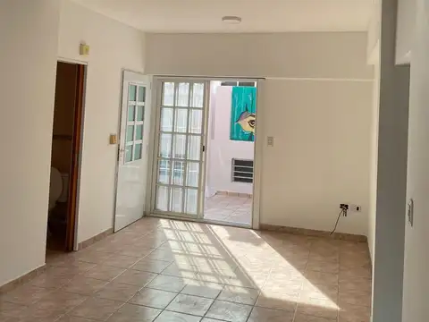 Depto Tipo Casa en Alquiler de 3 ambientes