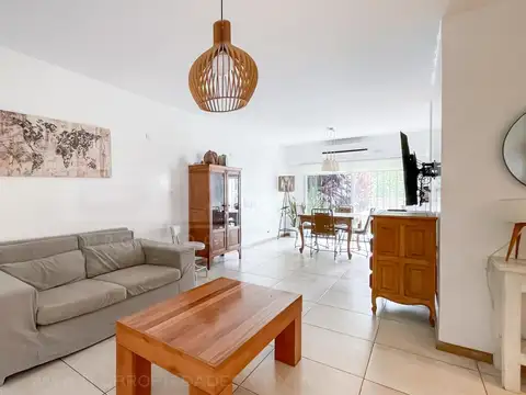 Casa 7 ambientes con 3 baños