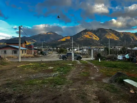 Se vende lote en Valle Azul a metros del asfalto