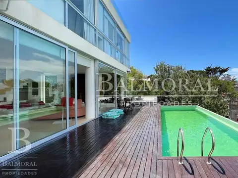 Casa 5 ambientes con 6 baños