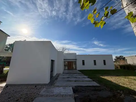 Casa a estrenar en El Metejón - Campo Privado