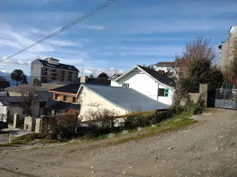 Venta propiedad céntrica de antigua casa+ edificio de renta, ideal para levantar nuevo edificio