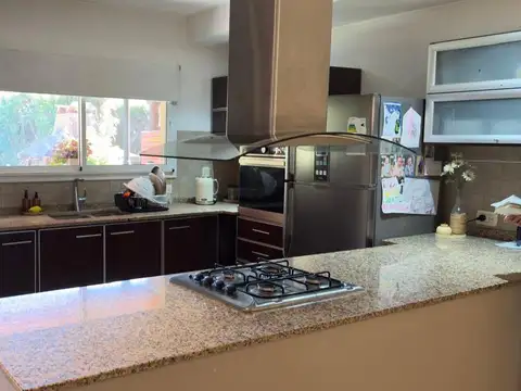 Venta de Duplex 4 Amb. Barrio Cerrado Altos del Sol.