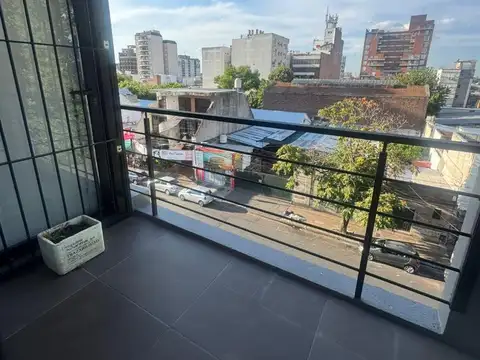 ALQUILER DEPTO 2 AMBIENTES CON BALCON EN MORON