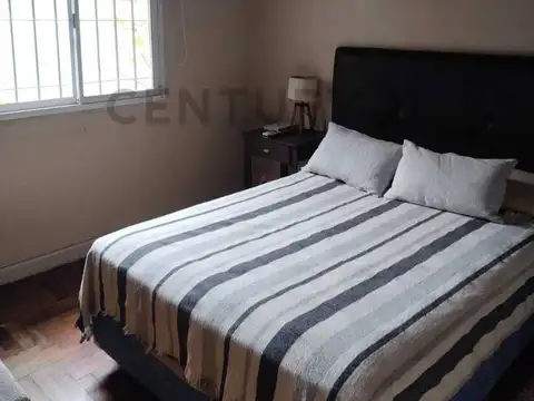 Excelente casa en zona privilegiada de Gonnet de 2 dormitorios.