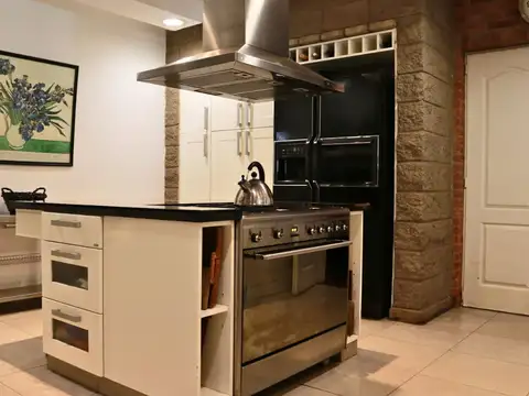 Casa en Venta con 5 cocheras