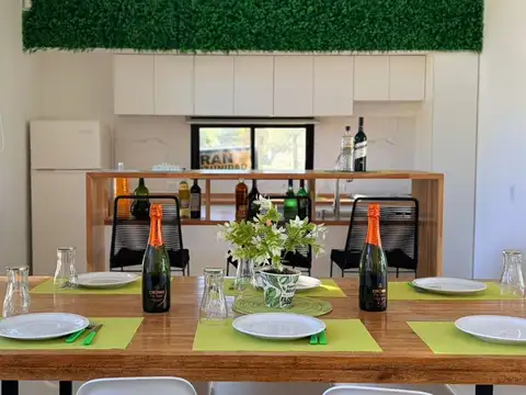 Casa 4 ambientes con 2 baños