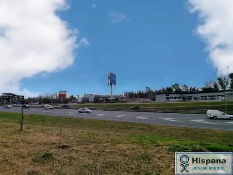 ¡LOTE COMERCIAL EN VENTA! con 40 metros de frente a COLECTORA RAMAL PILAR !