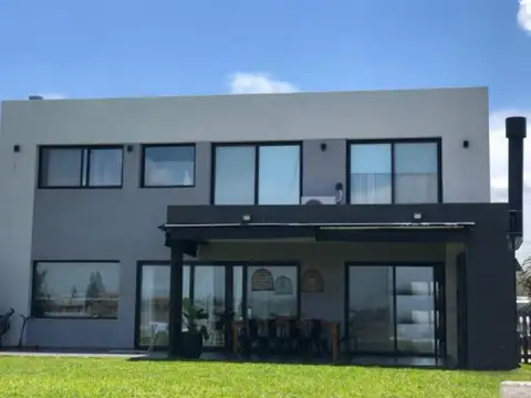 Casa en alquiler en San Gabriel, Villanueva, Tigre.