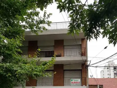 Alquilo departamento externo - Escalera