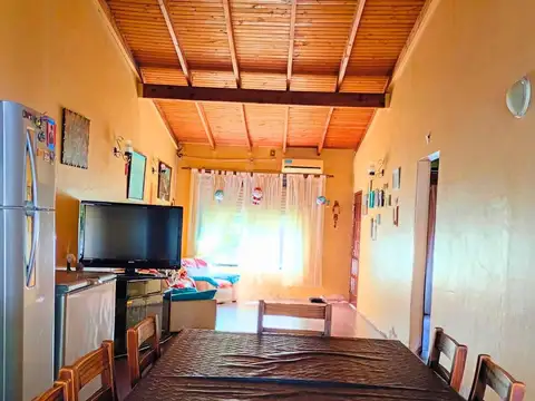 Casa 4 ambientes con 1 baño