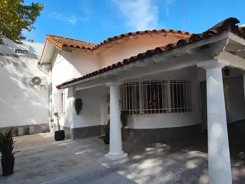 CASA 3 AMB EN VENTA BELLA VISTA PILETA Y QUINCHO