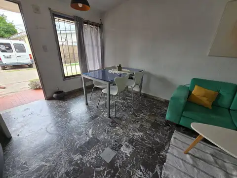 Depto Tipo Casa 3 ambientes con 1 baño