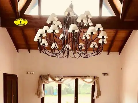 Casa 6 ambientes con 4 baños