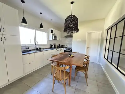 Casa 5 ambientes con 3 baños