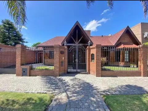 VENTA IMPECABLE CASA EN PADUA ZONIFICACIÓN MULTIFAMILIAR