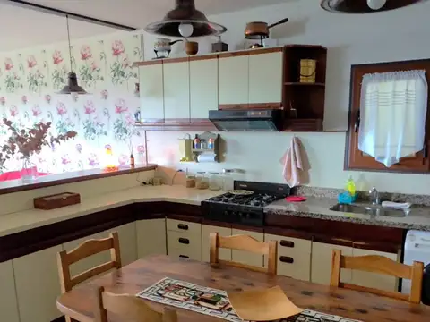 Casa 7 ambientes con 3 baños