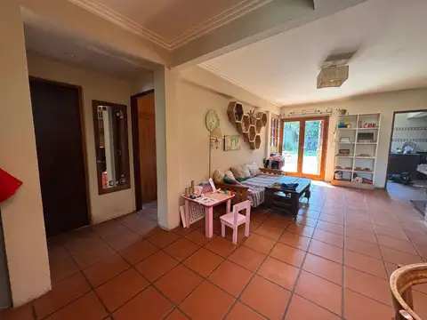 CASA 3 AMB EN VENTA EN MOGOTES CON PARQUE