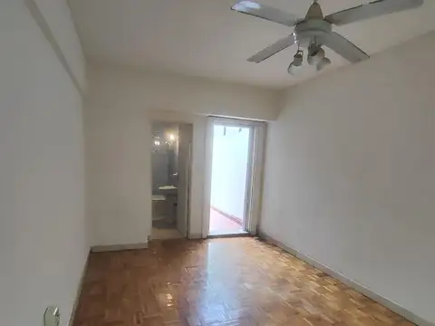 Av San Juan 2100, Piso 1