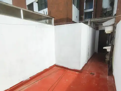 Av San Juan 2100, Piso 1