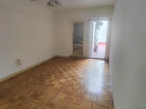 Alquiler monoambiente con patio