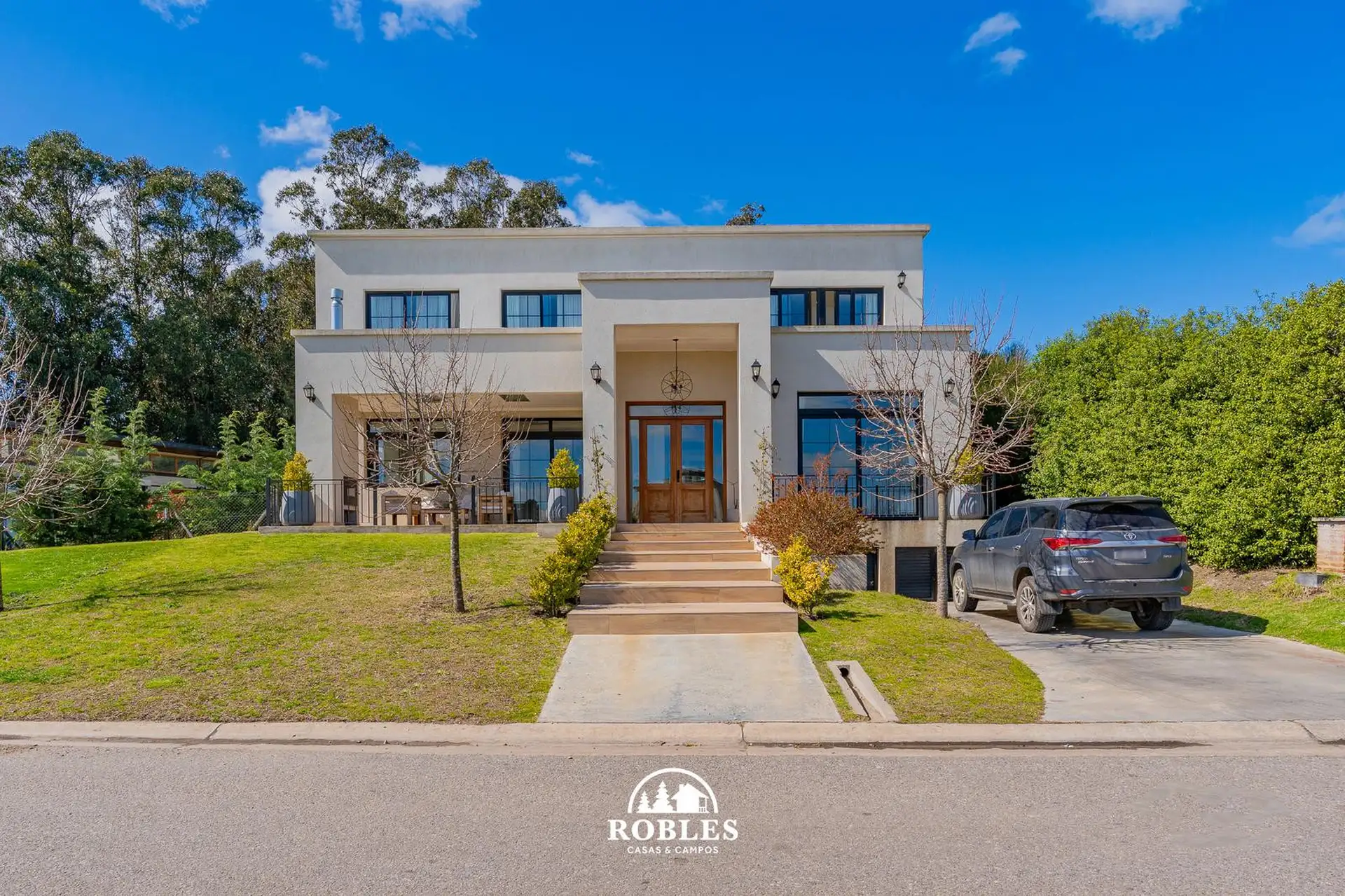 Casa estilo moderno en el barrio privado Arenas del Sur