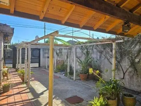 VENTA MULTIFAMILIAR 3 UNIDADES  318M2