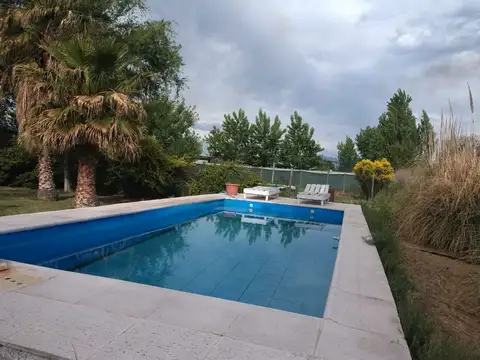 VENTA CASA 2 DORM. PILETA COCHERA RODEO DEL MEDIO