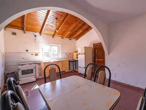 Casa 2 ambientes con 1 baño