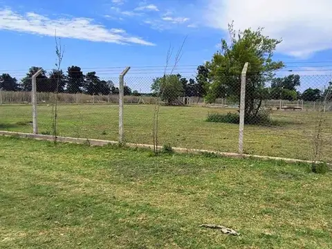 Camino al Circuito e/Piñeiro y Cabrera.