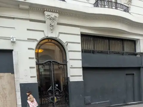 VENTA DEPTO. 6 AMBIENTES C/DEP. DE SERV., SAN NICOLÁS.