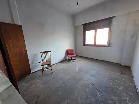 Casa 6 ambientes con 4 baños