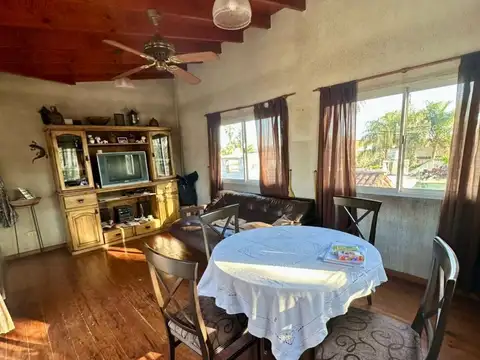 Venta de Casa  6 AMB en Esteban Echeverría