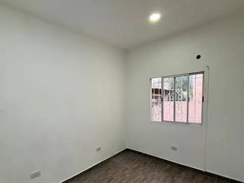 Departamento en Alquiler en Lomas Del Mirador, $ 450.000