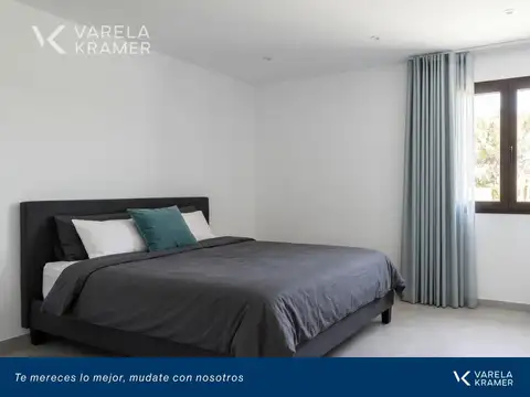 Casa en Venta con 4 cocheras