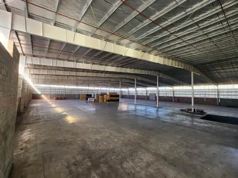 NAVE DE 5.880 M² CON EXCELENTE ESTRUCTURA EN EL POLO EZEIZA