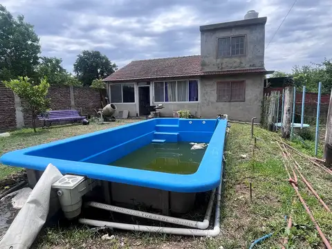 Casa en Venta con 3 cocheras