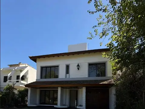 Hermosa casa en maswichtz club